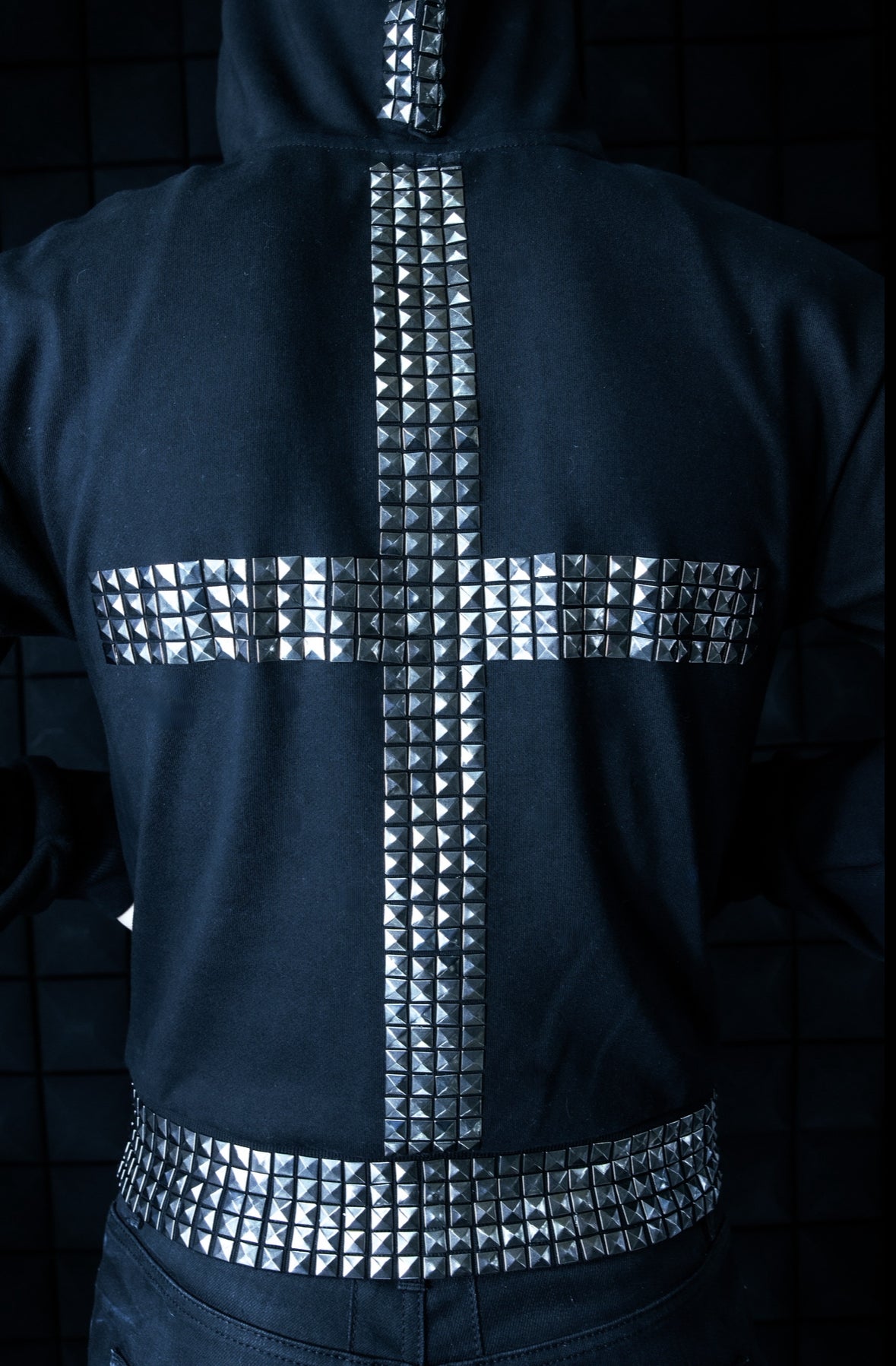 STUDDED CROSS ZIP-UP – AuroticaPunk