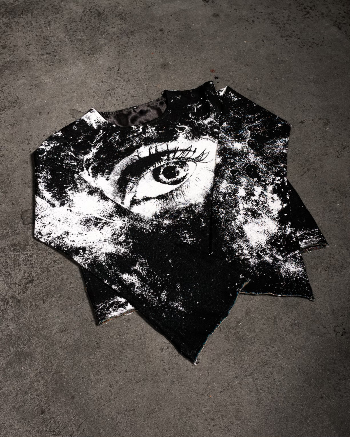 MIDNIGHT EYE SWEATER